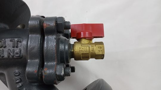 Danfoss 065B7729 - Фильтр сетчатый FVF Ду32 со сливным краном, чугун, фланцевый, Ру16