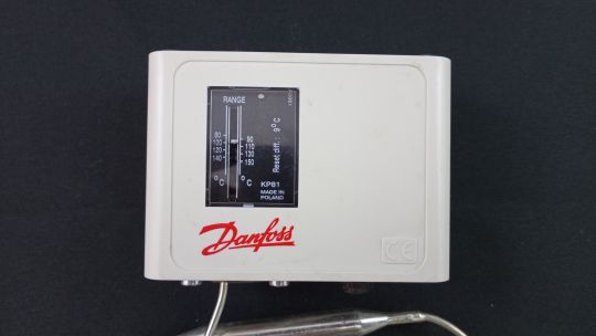 Danfoss 060L115566 - Реле температуры KP 81, термобаллон с капилляром 2 м, 80-150°C, 8°C (с ручным сбросом на максимум)