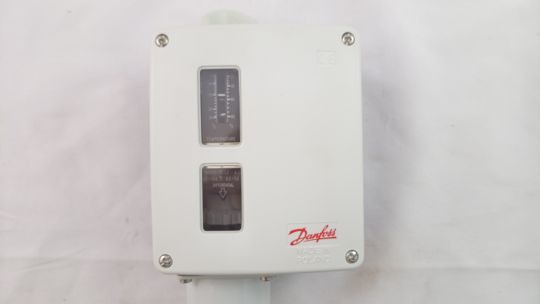 Danfoss 017-503666 - RT 4 Реле температуры (термостат)(пр. класс 0100601534)