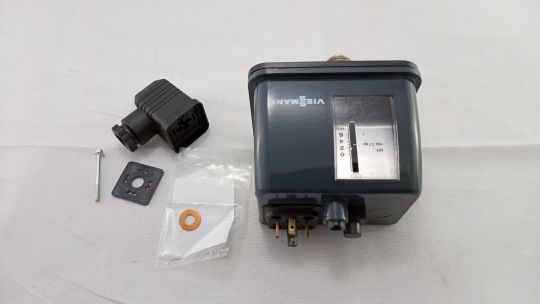 017B0262 Danfoss BCP 3L 1/2 Реле давления с ручным сбросом на понижение