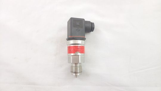 060G5561 Danfoss MBS 3000 1/2 Преобразователь давления (0-16 бар)