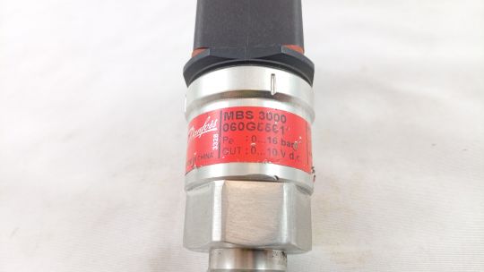 060G5561 Danfoss MBS 3000 1/2 Преобразователь давления (0-16 бар)