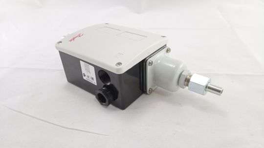 017D002566 Реле разности давлений для использования в промышленности, Ру 16 бар, IP67, тип RT262A, Ру 10 бар, IP66, I =4 A, диапазон настройки - 0,1–1,5 бар