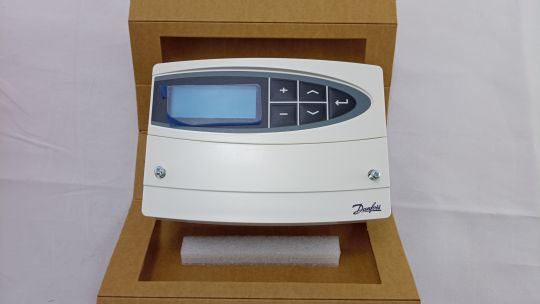 087B1262 Danfoss ECL Comfort 110 230V Регулятор электронный