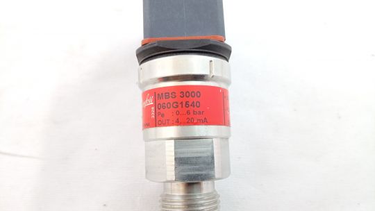 060G1540 Датчик давления универсального назначения MBS 3000-1811-1AB08, IP65, -40 до +85 °C, 4-20 мА, 36 бар, 0,00 - 6,00 бар, G - 1/2, относительное