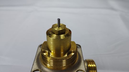 013L3721 DANFOSS Клапан термостатический угловой 1/2" RTD-G 15