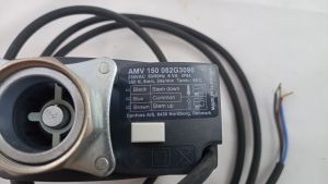 082G3090 Электропривод AMV150 для седельного клапана, 230 В, мощность 8 Вт, управление 3-позиционным сигналом, 250Н, перемещение штока 24 с/мм