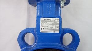 169G063371 Дисковый затвор VFY-WH с металлической рукояткой, корпус с центрирующими проушинами, для установки в середине трубопровода; материалы: корпус — чугун (GG25); диск — высокопрочный чугун (GGG40) с эпоксидным покрытием; уплотнение — EPDM; Тм