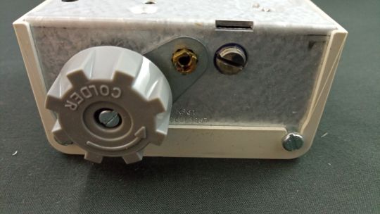 060L126766 DANFOSS ТЕРМОСТАТ КАПИЛЛЯРНЫЙ KP61 3m