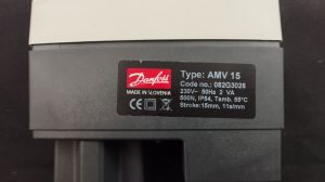 082G3026 Электропривод AMV15 для седельного клапана, 230 В, мощность 2,15 Вт, управление 3-позиционным сигналом, 500Н, перемещение штока 11 с/мм