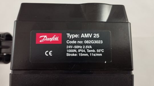 082G3023 Электропривод AMV25 для седельного клапана, 24 В, мощность 2,15 Вт, управление 3-позиционным сигналом, 1000Н, перемещение штока 11 с/мм