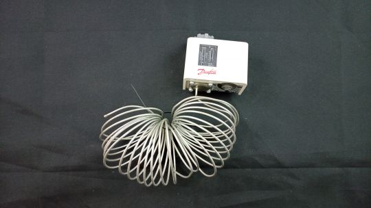 060L123666 РЕЛЕ ТЕМПЕРАТУРЫ KP 61, С КАПИЛ.ТРУБКОЙ 6М, -30..+15 C, IP 44,  DANFOSS