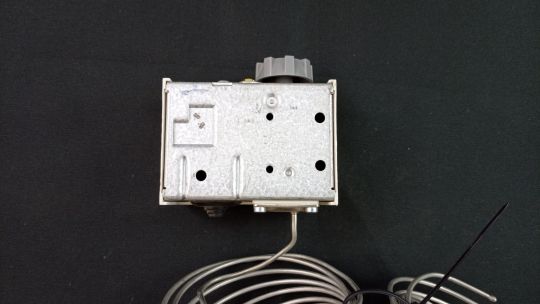 060L123666 РЕЛЕ ТЕМПЕРАТУРЫ KP 61, С КАПИЛ.ТРУБКОЙ 6М, -30..+15 C, IP 44,  DANFOSS