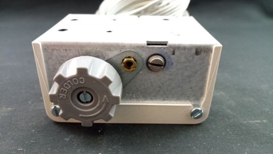 060L110166 Danfoss KP 61 Реле температуры электроконтактный термостат длина кап.трубки 5 м