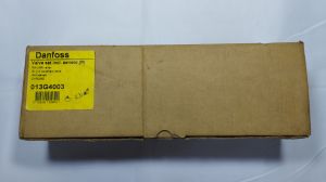 013G4003 Комплект RAX set для дизайн-радиатора, клапан правый, температура 0-30°C, включает RAX термоэлемент клапан и запорный клапан