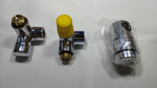 013G4003 Комплект RAX set для дизайн-радиатора, клапан правый, температура 0-30°C, включает RAX термоэлемент клапан и запорный клапан