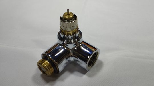 013G4003 Комплект RAX set для дизайн-радиатора, клапан правый, температура 0-30°C, включает RAX термоэлемент клапан и запорный клапан