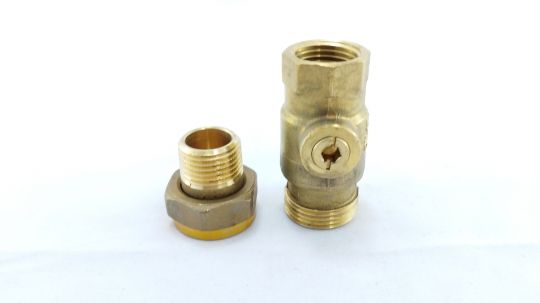 003Z1027 Фитинги с запорным шаровым краном Ду 15