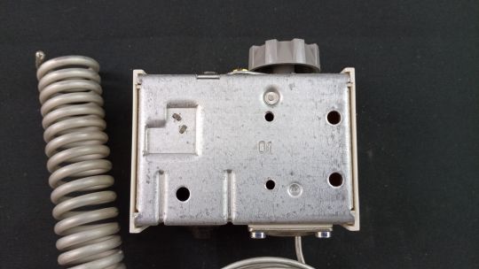 060L112066 Термостат регулируемый KP75 Danfoss