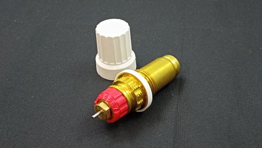 013G8370 Вставка вентильная RA-N Ру10 G1/2" клипс RTR (RA) для стальных панельных радиаторов Danfoss Белая крышка