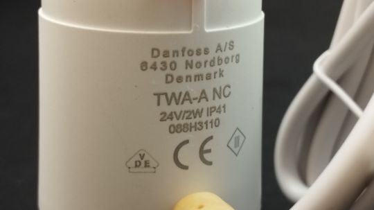 088H3110 Danfoss TWA-A -24 B Термоэлектрический привод нормально закрытый