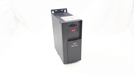 132F0028 Частотный преобразователь Danfoss VLT Micro Drive FC 51, 3 фаза, 12А, 5,5кВт