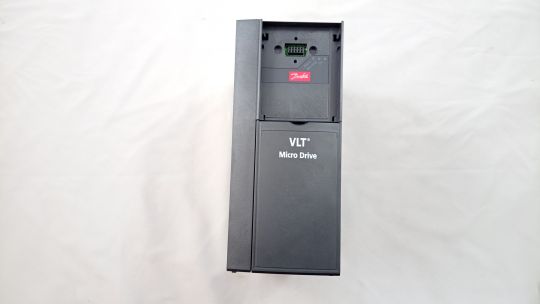 132F0028 Частотный преобразователь Danfoss VLT Micro Drive FC 51, 3 фаза, 12А, 5,5кВт