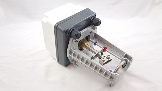 Ридан 082G3450R — Привод AME-2000R SU/SD, с аналоговым управлением, AC/DC24V, DC0-10V/DC4-20mA, развиваемое усилие 2000Н, время перемещения штока 2,6 с/мм, с функцией безопасности