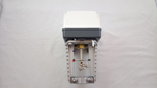 Ридан 082G3450R — Привод AME-2000R SU/SD, с аналоговым управлением, AC/DC24V, DC0-10V/DC4-20mA, развиваемое усилие 2000Н, время перемещения штока 2,6 с/мм, с функцией безопасности