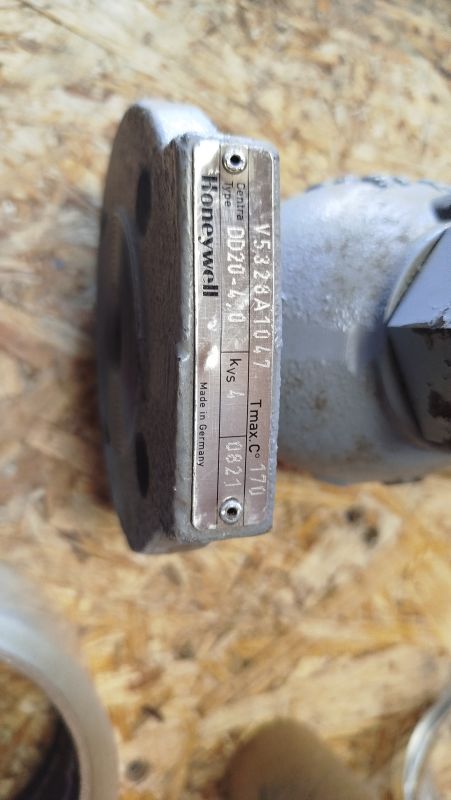 V5328A1047 2-х ходовой линейный фланцевый клапан, PN16, DN20, Kvs 4.0, 20мм, 170 °C Honeywell