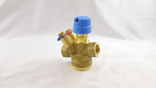 Комбинированный балансировочный клапан AQT Danfoss Ду 15 латунь 003Z8301 Внутренняя резьба